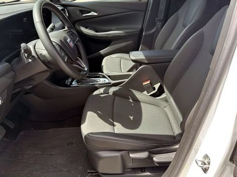 Certified 2024 Buick Encore GX Preferred FWD image 17