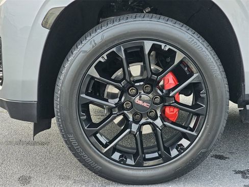 Used 2024 GMC Yukon Denali image 13