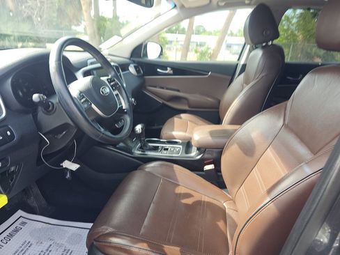 Used 2019 Kia Sorento SX FWD image 8