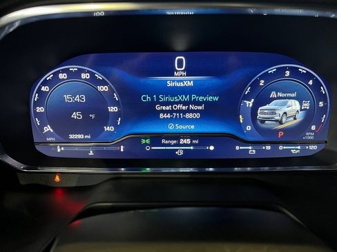 Used 2023 Chevrolet Suburban LT image 32