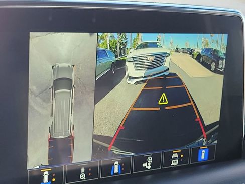 Used 2022 Chevrolet Tahoe Z71 w/ Z71 Off-Road Package image 15