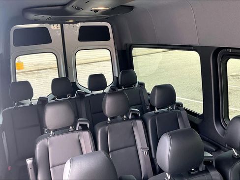 Used 2024 Mercedes-Benz Sprinter 2500 image 24