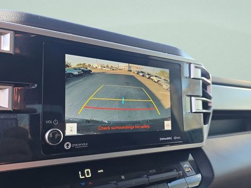 Used 2022 Toyota Tundra SR5 w/ SR5 Convenience Package AWD/4WD image 21