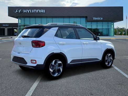 New 2026 Hyundai Venue SEL FWD image 8