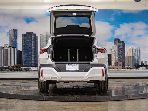 Certified 2024 BMW X2 xDrive28i w/ Premium Package image 12