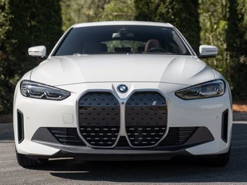 Used 2023 BMW i4 eDrive35 w/ Premium Package RWD image 19