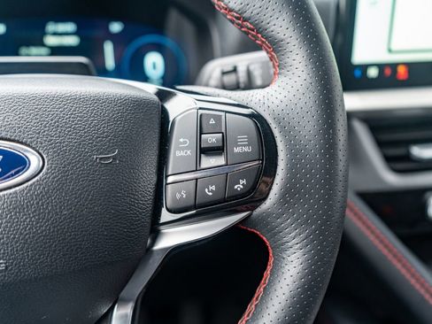 Used 2025 Ford Explorer ST-Line w/ ST-Line Street Pack image 24