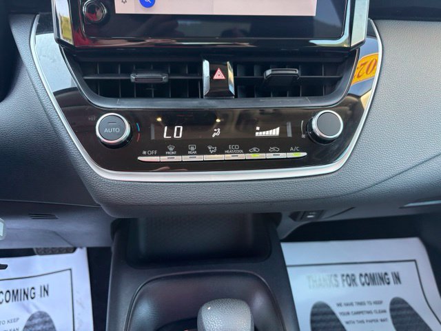Used 2025 Toyota Corolla LE FWD image 18