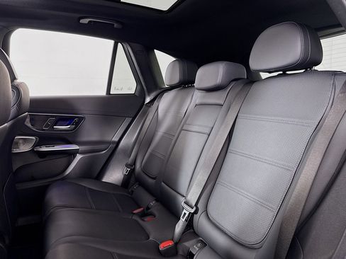 Certified 2024 Mercedes-Benz GLC 300 image 8