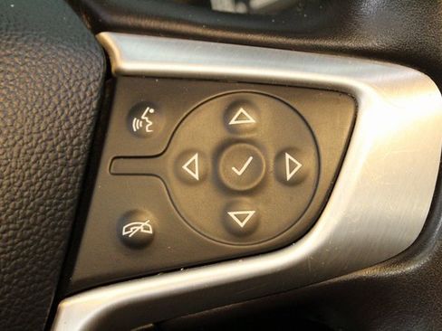 Used 2020 GMC Acadia SLE image 25