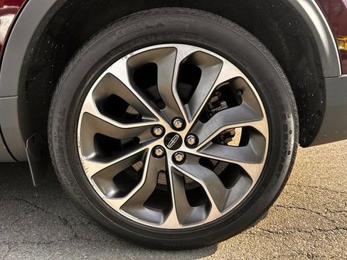 Used 2022 Lincoln Nautilus Reserve w/ Equipment Group 201A AWD/4WD image 32