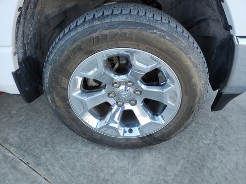 Used 2021 RAM 1500 Big Horn image 9