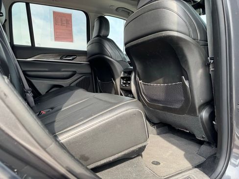 Certified 2023 Jeep Grand Cherokee Limited image 31