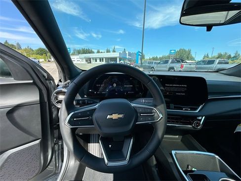 New 2025 Chevrolet Equinox LT image 10