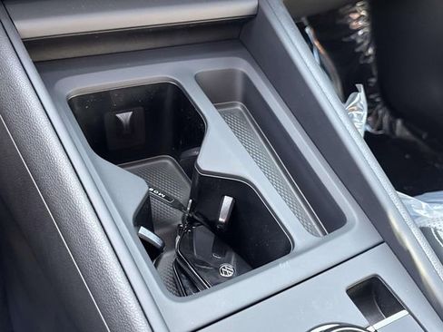 New 2026 Volkswagen Tiguan SE R-Line image 21