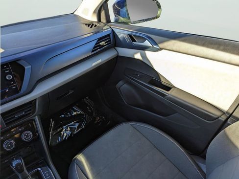 Certified 2023 Volkswagen Taos SE image 15