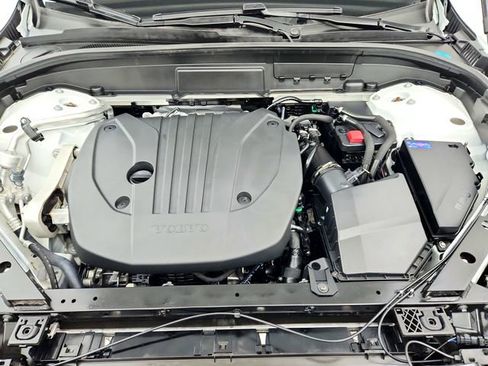 Certified 2025 Volvo XC60 B5 Plus image 38