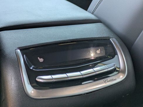 Used 2024 Cadillac XT6 Premium Luxury image 15