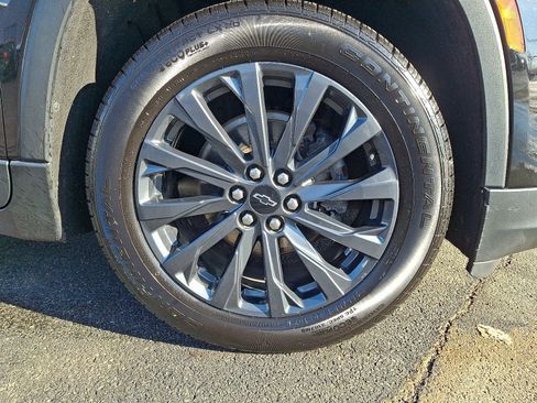 Used 2023 Chevrolet Traverse RS image 8