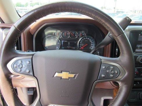 Used 2015 Chevrolet Silverado 1500 High Country w/ High Country Premium Package AWD/4WD image 34