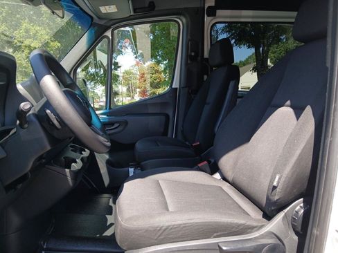 Used 2024 Mercedes-Benz Sprinter 2500 image 19