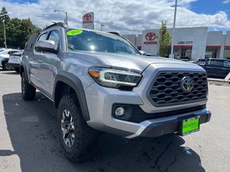 Used 2021 Toyota Tacoma TRD Off-Road w/ TRD Premium Off Road Package AWD/4WD video 1