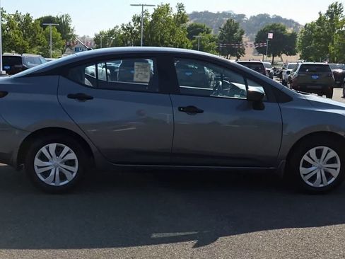 Used 2025 Nissan Versa S w/ Trunk Package FWD image 9