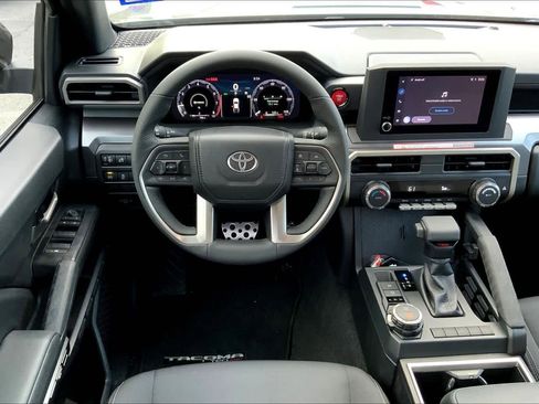 Used 2025 Toyota Tacoma TRD Sport AWD/4WD image 6