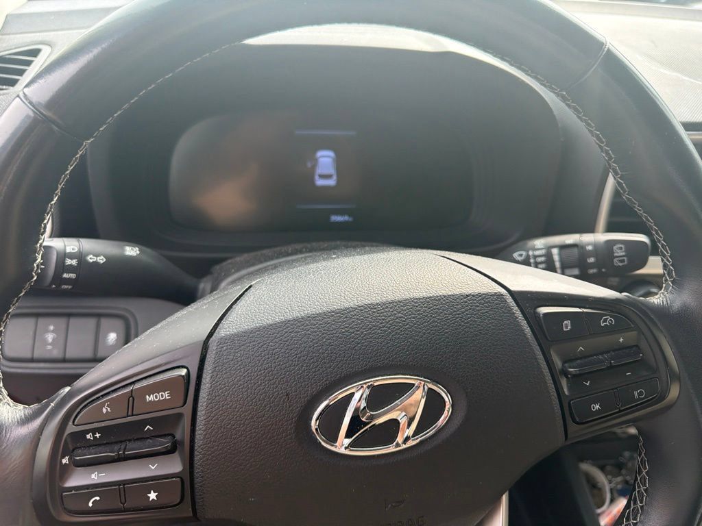 Used 2024 Hyundai Venue SEL FWD image 8