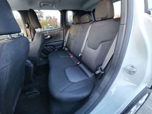 Certified 2023 Jeep Renegade Latitude image 24