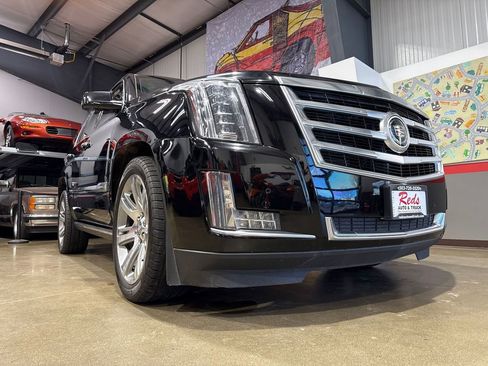 Used 2015 Cadillac Escalade Premium RWD image 22