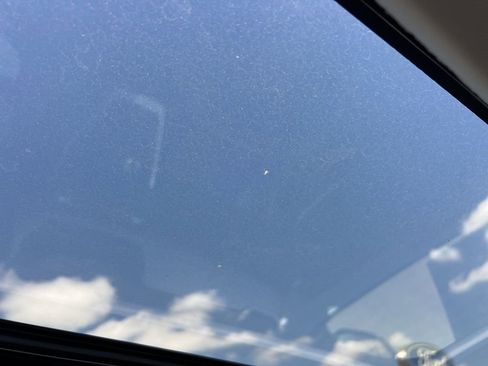 Used 2021 Toyota RAV4 XLE Premium image 21