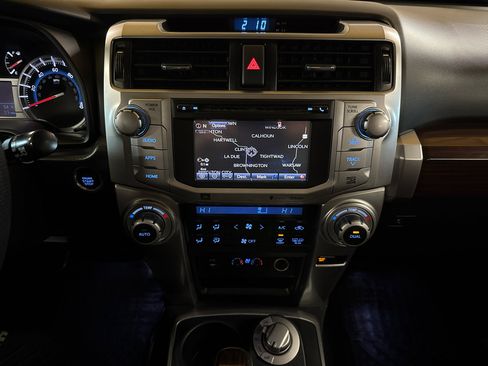 Used 2014 Toyota 4Runner Limited image 50