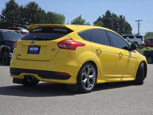 Used 2017 Ford Focus ST FWD image 16