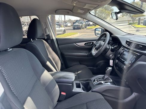 Used 2022 Nissan Rogue Sport S image 21