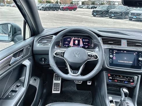 Used 2024 Volkswagen Tiguan SEL R-Line image 25