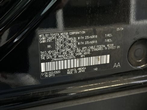 Used 2024 Toyota bZ4X XLE image 28