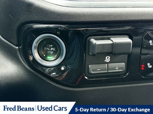 Used 2025 GMC Sierra 1500 SLT image 36