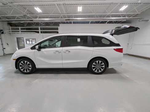 Certified 2024 Honda Odyssey EX-L image 12