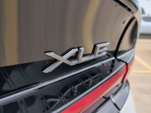 Used 2024 Toyota Prius XLE FWD image 37