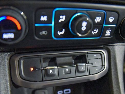 Used 2023 GMC Acadia AT4 image 22