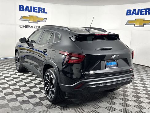 Used 2024 Chevrolet Trax RS w/ Driver Confidence Package image 3