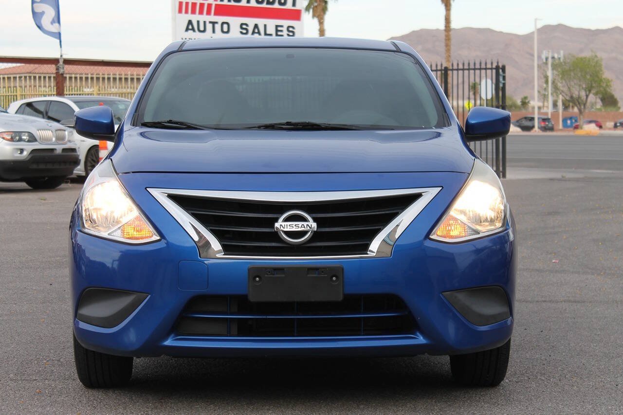 Used 2015 Nissan Versa SV FWD image 3