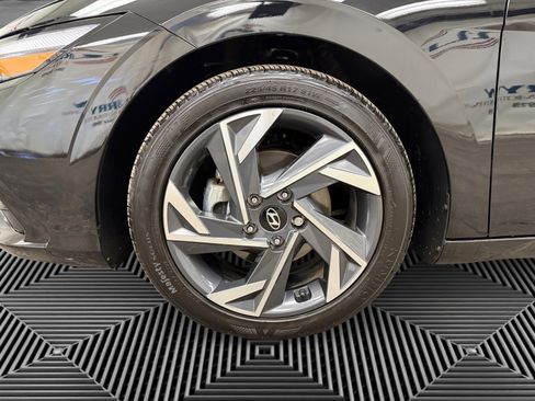 Used 2024 Hyundai Elantra SEL w/ Convenience Package image 14