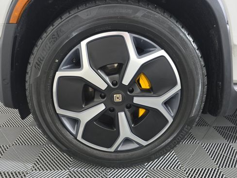 Used 2024 Rivian R1S Adventure AWD/4WD image 10
