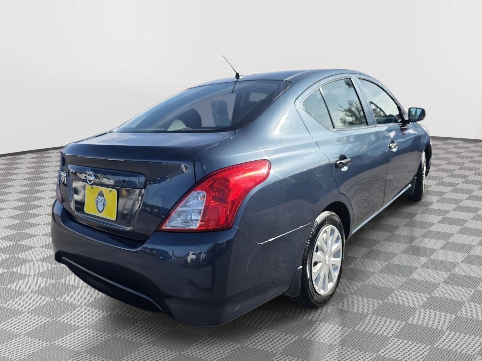 Used 2017 Nissan Versa S FWD image 4