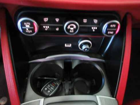 Used 2019 Alfa Romeo Stelvio Ti AWD/4WD image 50