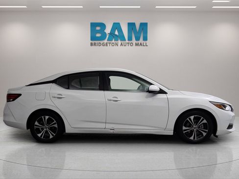 Used 2022 Nissan Sentra SV image 2