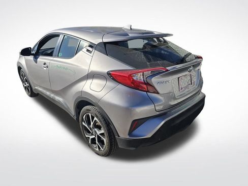 Used 2018 Toyota C-HR XLE image 4