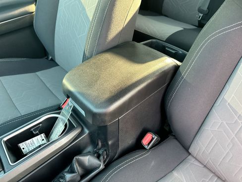 Used 2022 Toyota Tacoma TRD Off-Road image 20